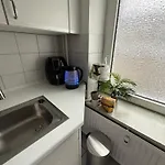 Moebliertes Naehe Universitaet & Klinik Temporaere Aufenthalte Apartman *