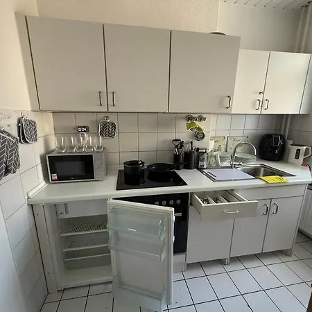 1 Zi Whg An Der Universitaet Zu Kiel-city, Alsenstrasse 17, Perfekt Als Schadenwohnung, Eigener Parkplatz, 45 Qm, Grosse Wohnkueche, , Wlan Incl, Perfekt Moebliert, Je 3 Min Zur Universitaetsklinik Zu Kiel, Ostsee, Seebaeder, Daire