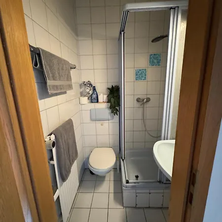 Daire 1 Zi Whg An Der Universitaet Zu Kiel-city, Alsenstrasse 17, Perfekt Als Schadenwohnung, Eigener Parkplatz, 45 Qm, Grosse Wohnkueche, , Wlan Incl, Perfekt Moebliert, Je 3 Min Zur Universitaetsklinik Zu Kiel, Ostsee, Seebaeder, *