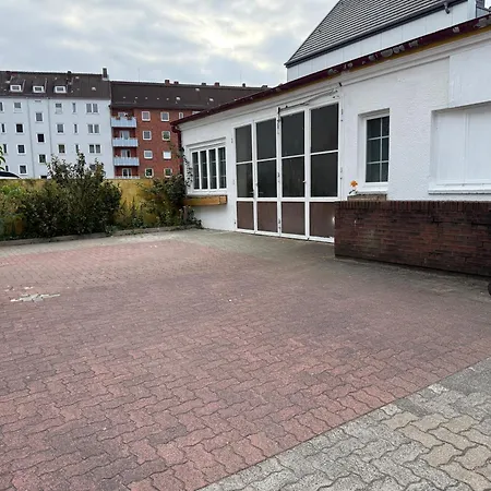 1 Zi Whg An Der Universitaet Zu Kiel-city, Alsenstrasse 17, Perfekt Als Schadenwohnung, Eigener Parkplatz, 45 Qm, Grosse Wohnkueche, , Wlan Incl, Perfekt Moebliert, Je 3 Min Zur Universitaetsklinik Zu Kiel, Ostsee, Seebaeder,