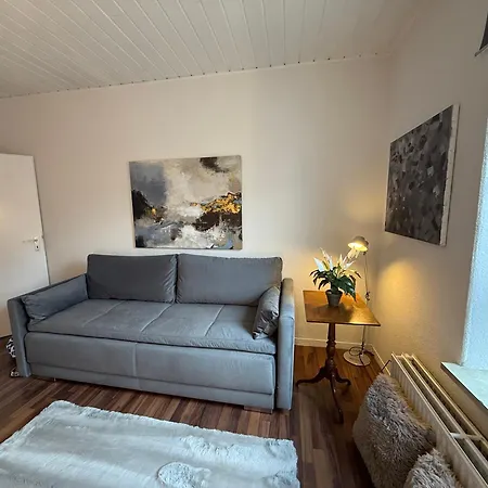 Daire 1 Zi Whg An Der Universitaet Zu Kiel-city, Alsenstrasse 17, Perfekt Als Schadenwohnung, Eigener Parkplatz, 45 Qm, Grosse Wohnkueche, , Wlan Incl, Perfekt Moebliert, Je 3 Min Zur Universitaetsklinik Zu Kiel, Ostsee, Seebaeder, *