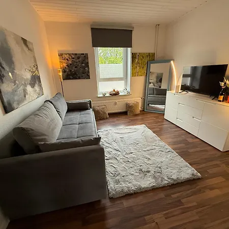 1 Zi Whg An Der Universitaet Zu Kiel-city, Alsenstrasse 17, Perfekt Auch Als Schadenwohnung, Eigener Parkplatz, 45 Qm, Grosse Wohnkueche, , Wlan Incl, Perfekt Moebliert, Je 3 Min Zur Universitaetsklinik Zu Kiel, Ostsee, Seebaeder, * Kiel